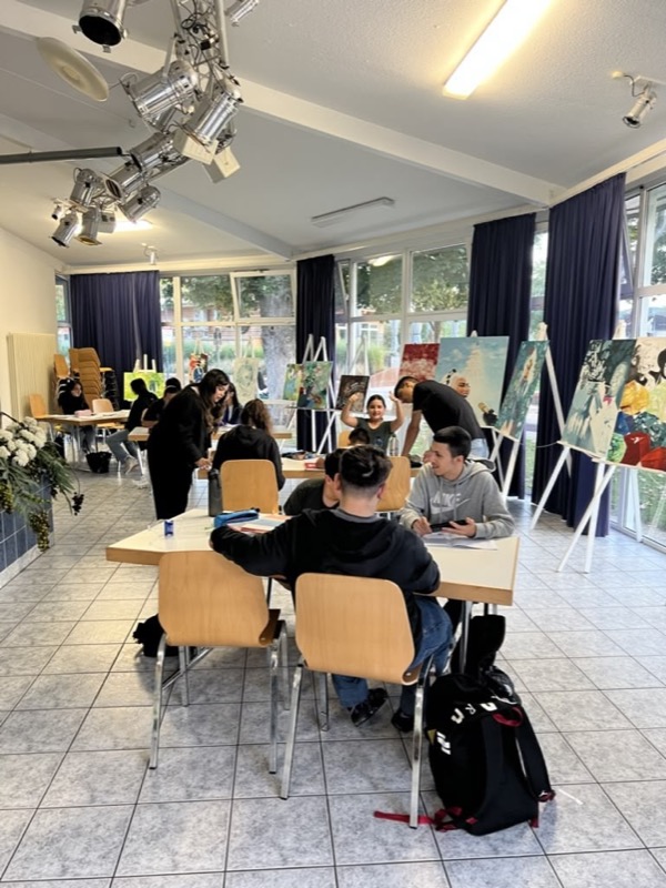 Schüler im Unterricht bei BFM